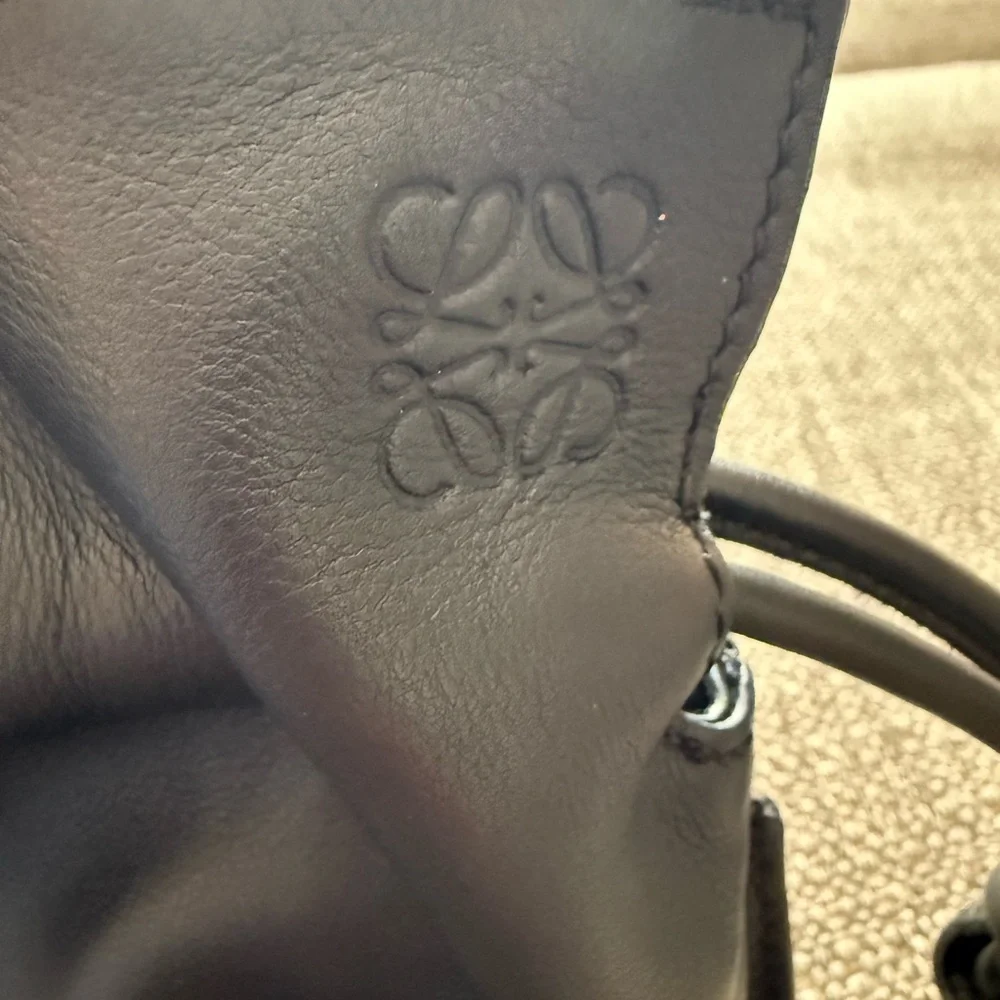 Loewe Flamenco mini - Black Leather Drawstring Crossbody Bag - Picture 7 of 10